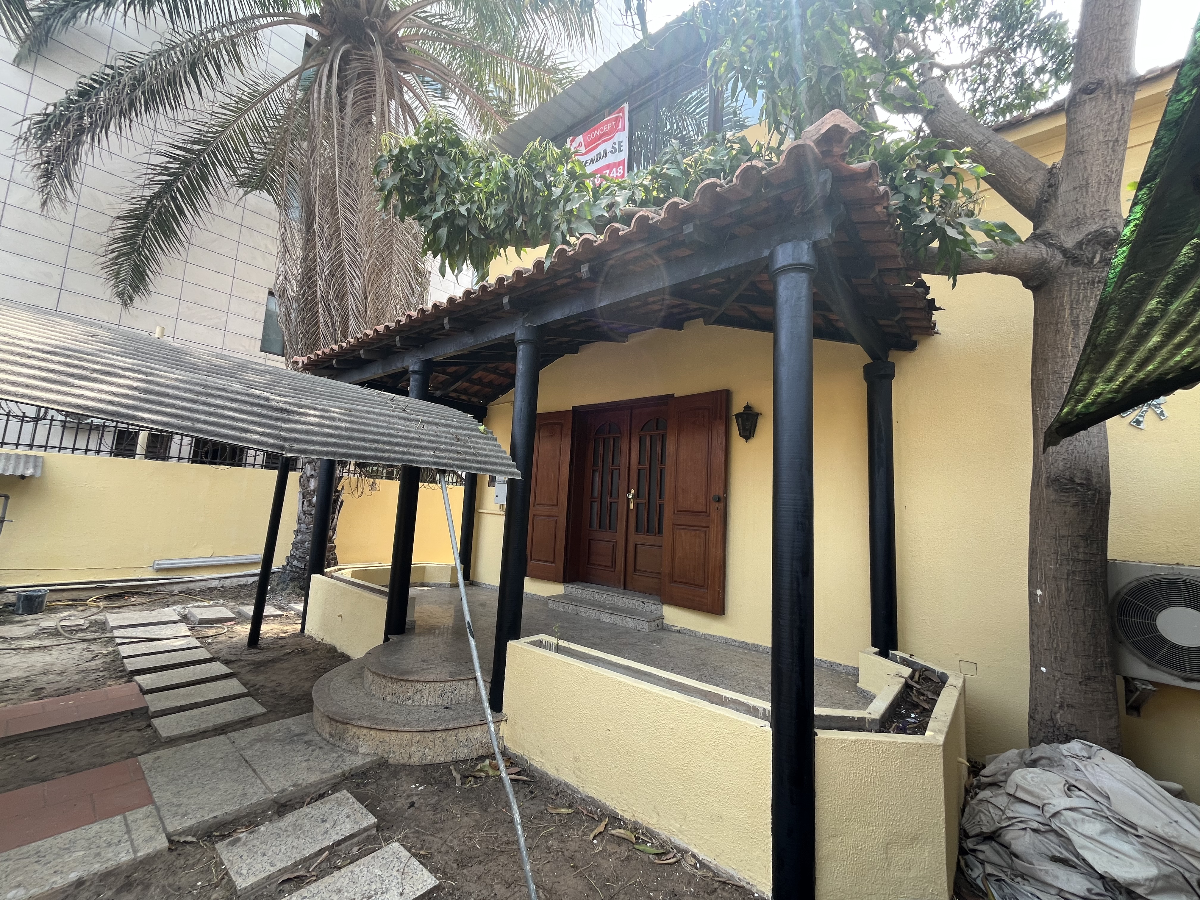 Foto de Arrenda-se: Vivenda V3 Triplex Ingombotas