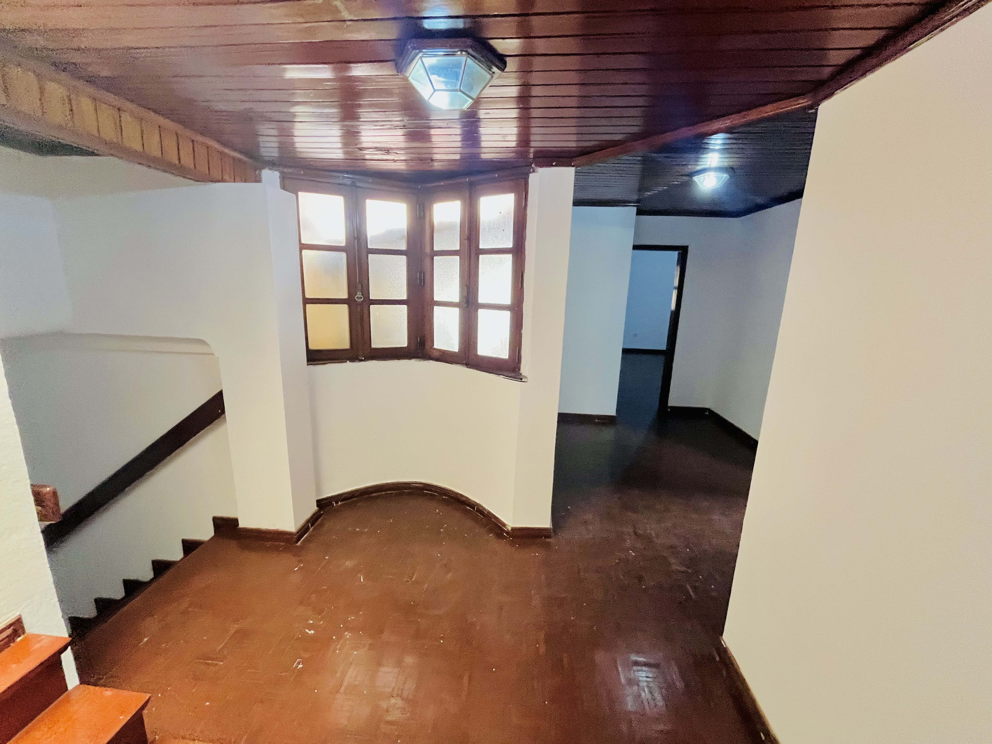 Foto de Arrenda-se: Vivenda V3 Triplex Ingombotas