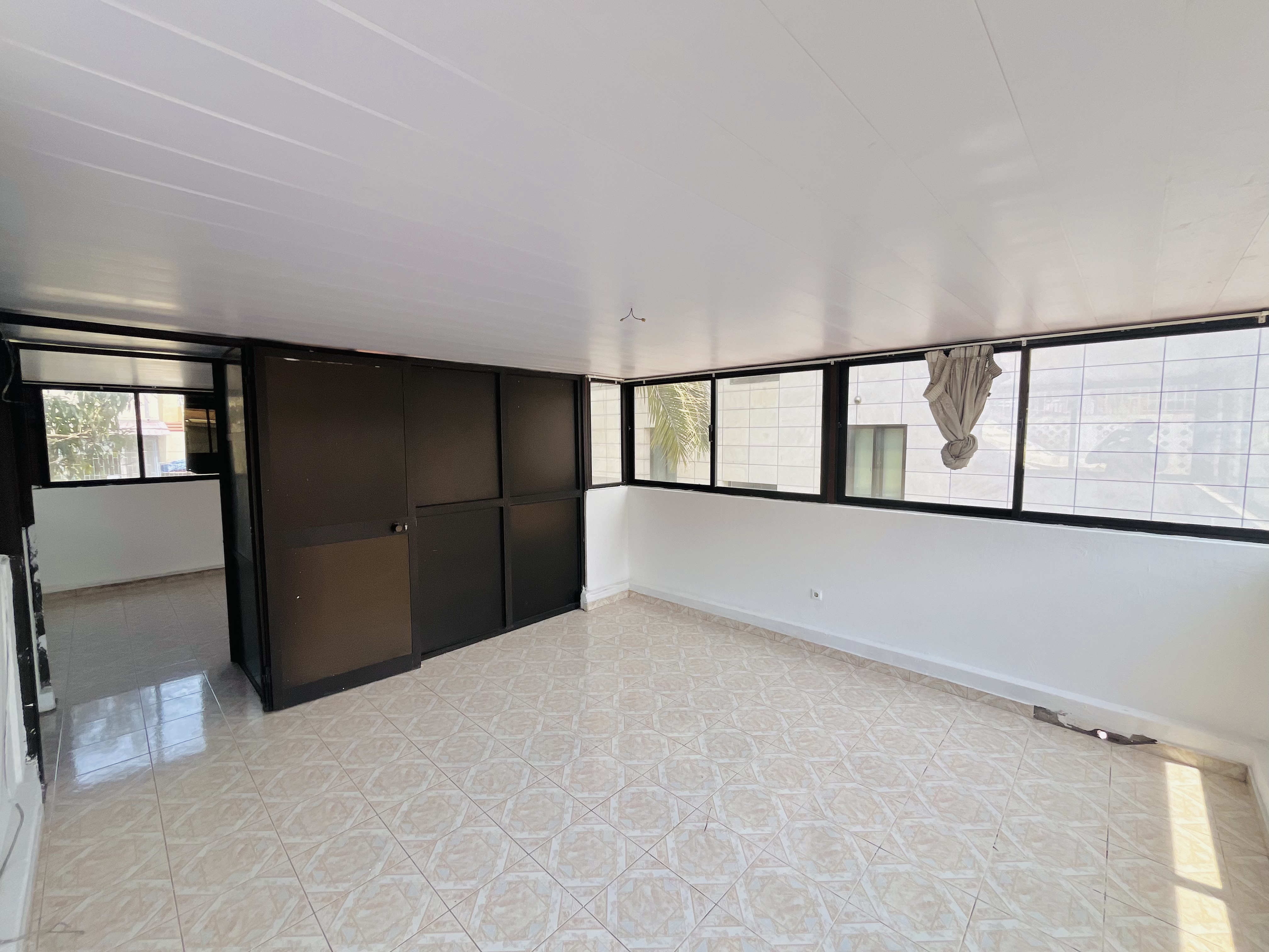 Foto de Arrenda-se: Vivenda V3 Triplex Ingombotas