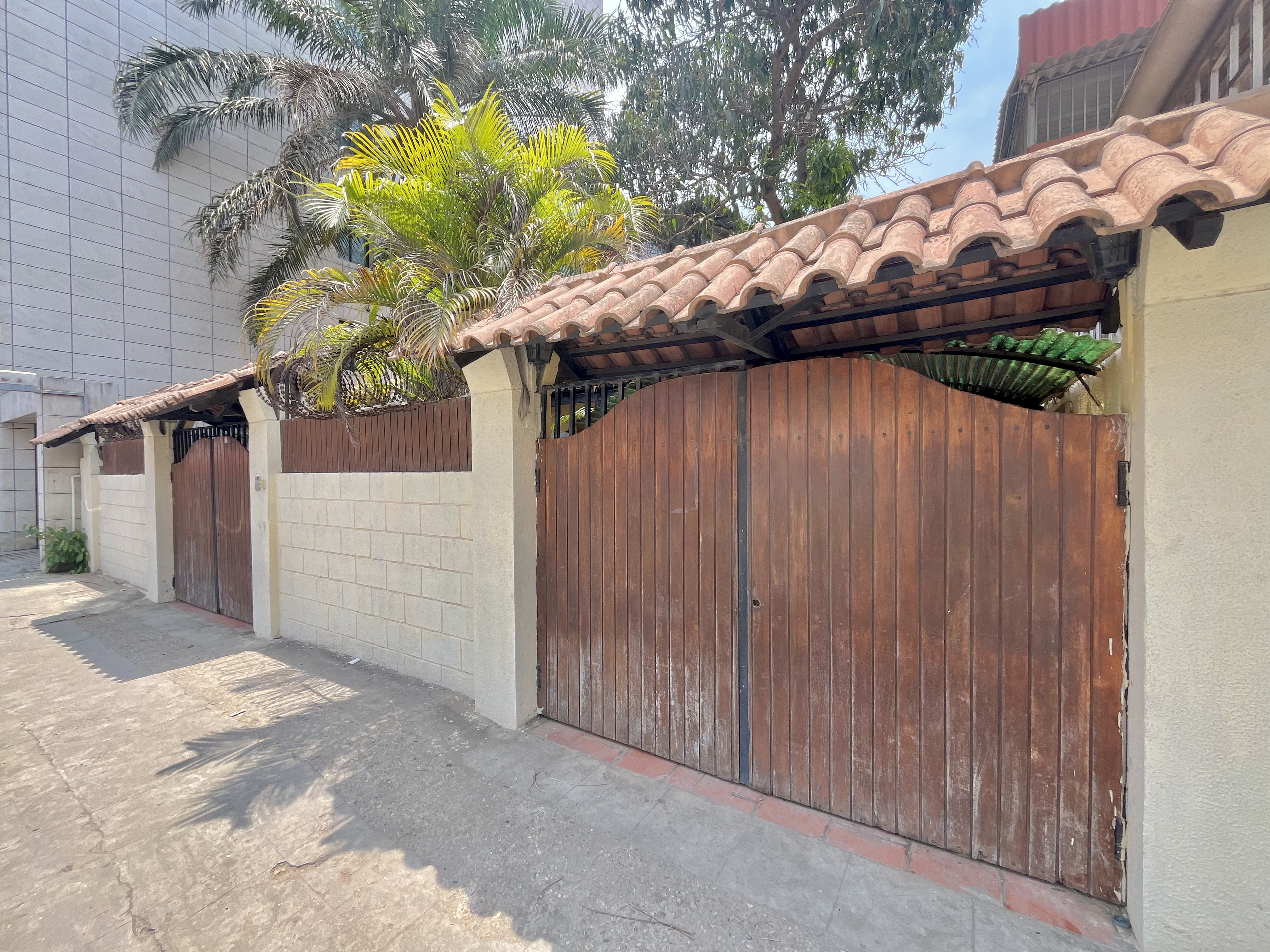 Foto de Arrenda-se: Vivenda V3 Triplex Ingombotas