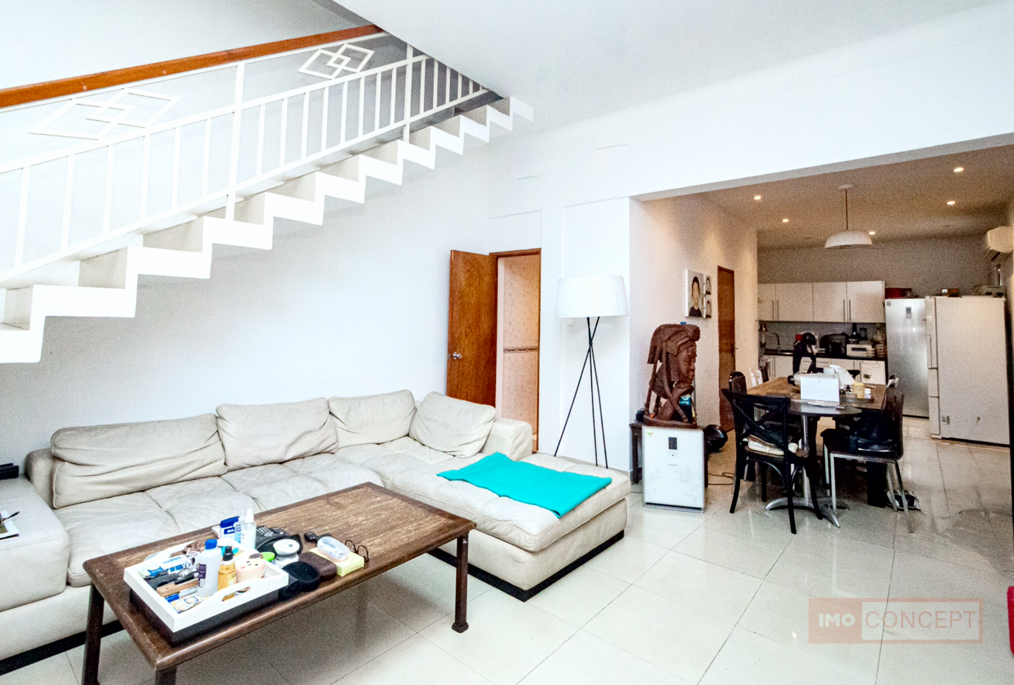 Foto de Vende-se: Vivenda V6 Duplex - Miramar