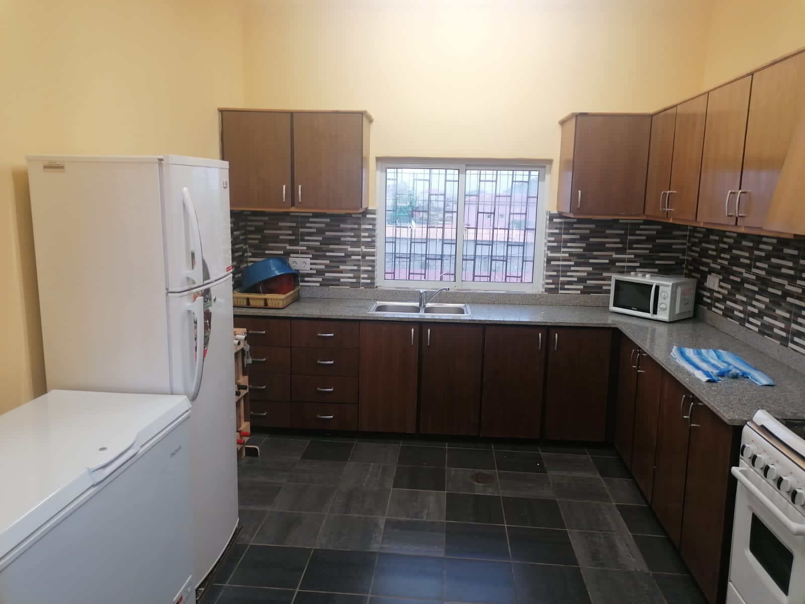 Foto de Vende-se Magnífica Moradia T4 Duplex Semi-Mobilada