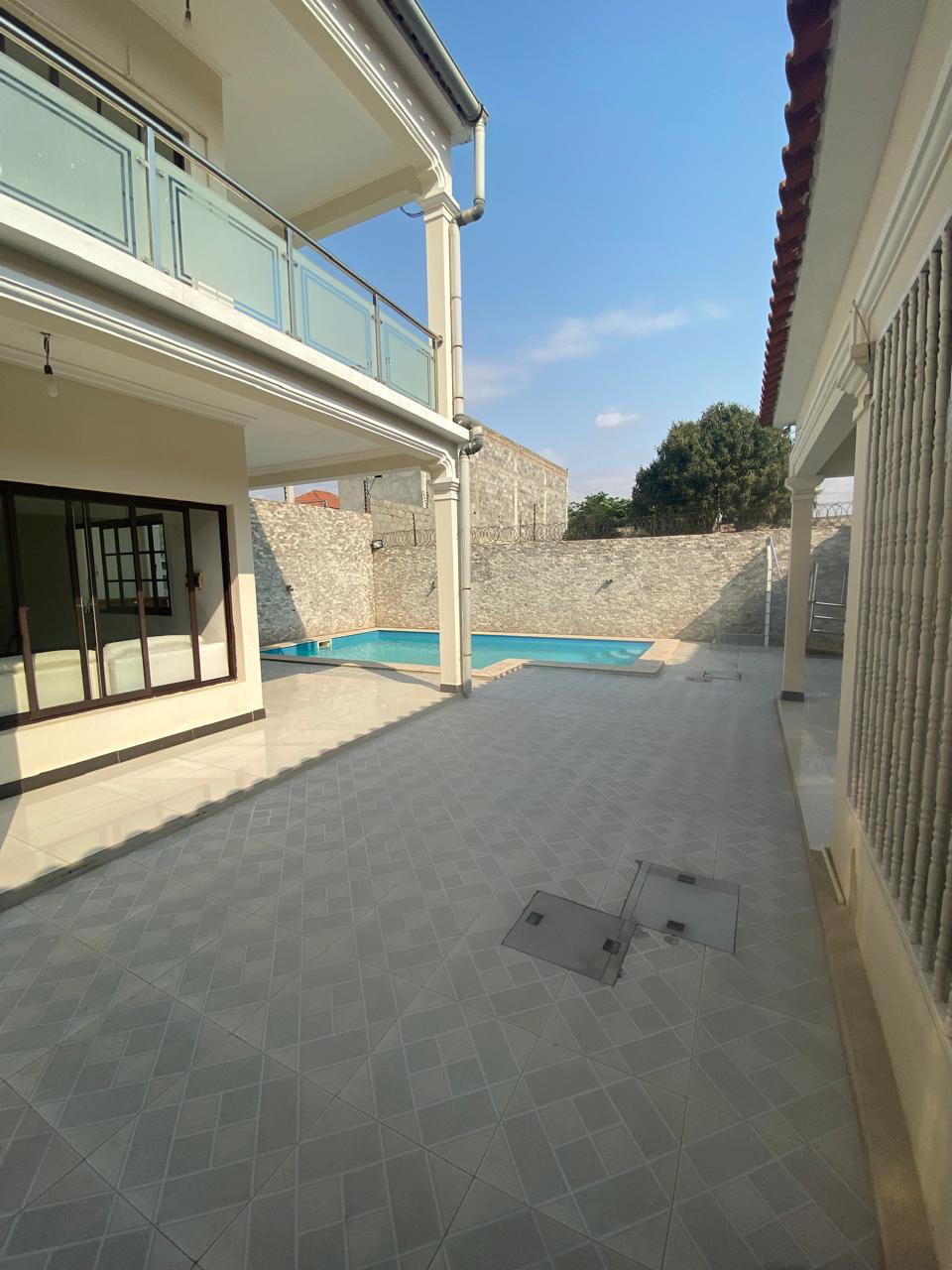 Foto de Vende-se Vivenda V6 Patriota