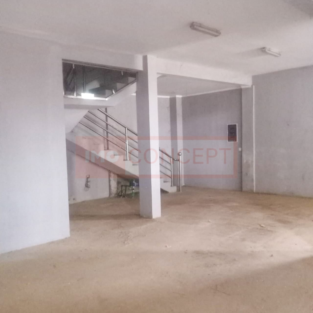 Armazém à Venda no Benfica